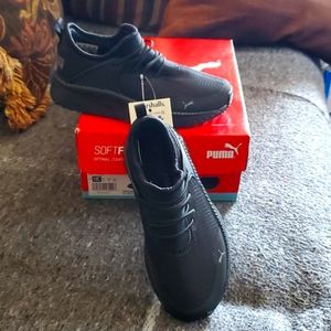 NWT Kids Puma Slip On Sz 13C Black